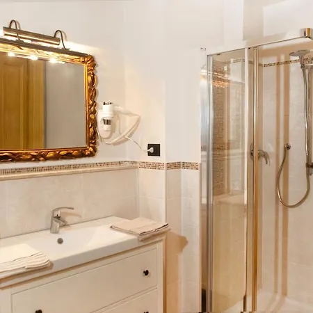 Re Umberto Apartamento